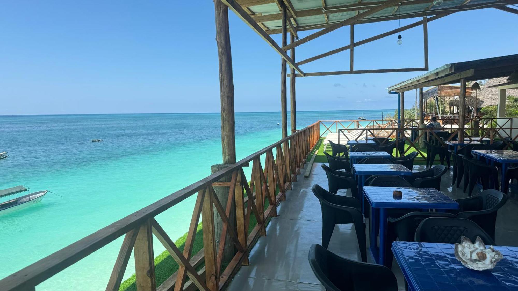 Blue Tides Hotel Nungwi Esterno foto