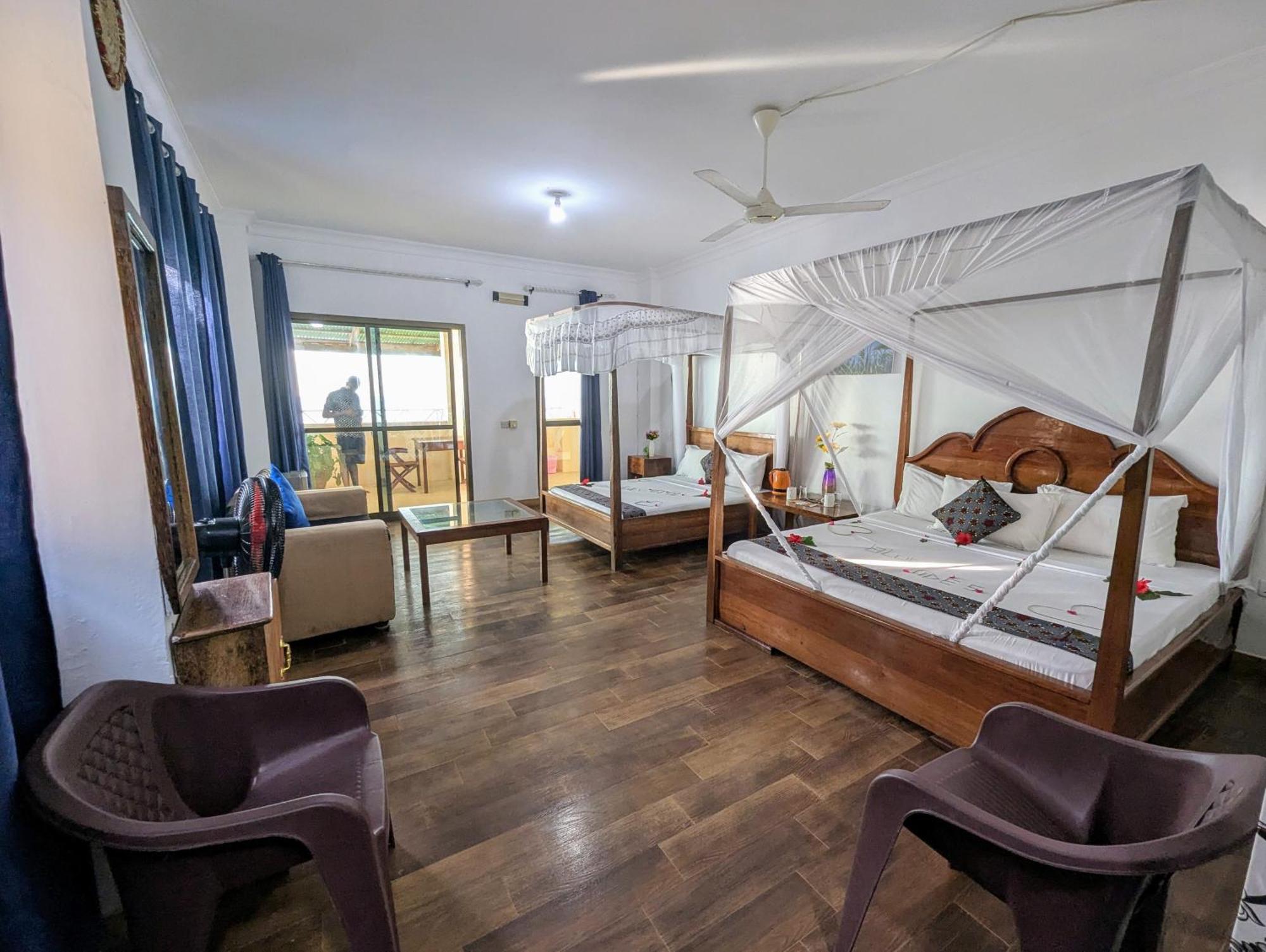 Blue Tides Hotel Nungwi Esterno foto