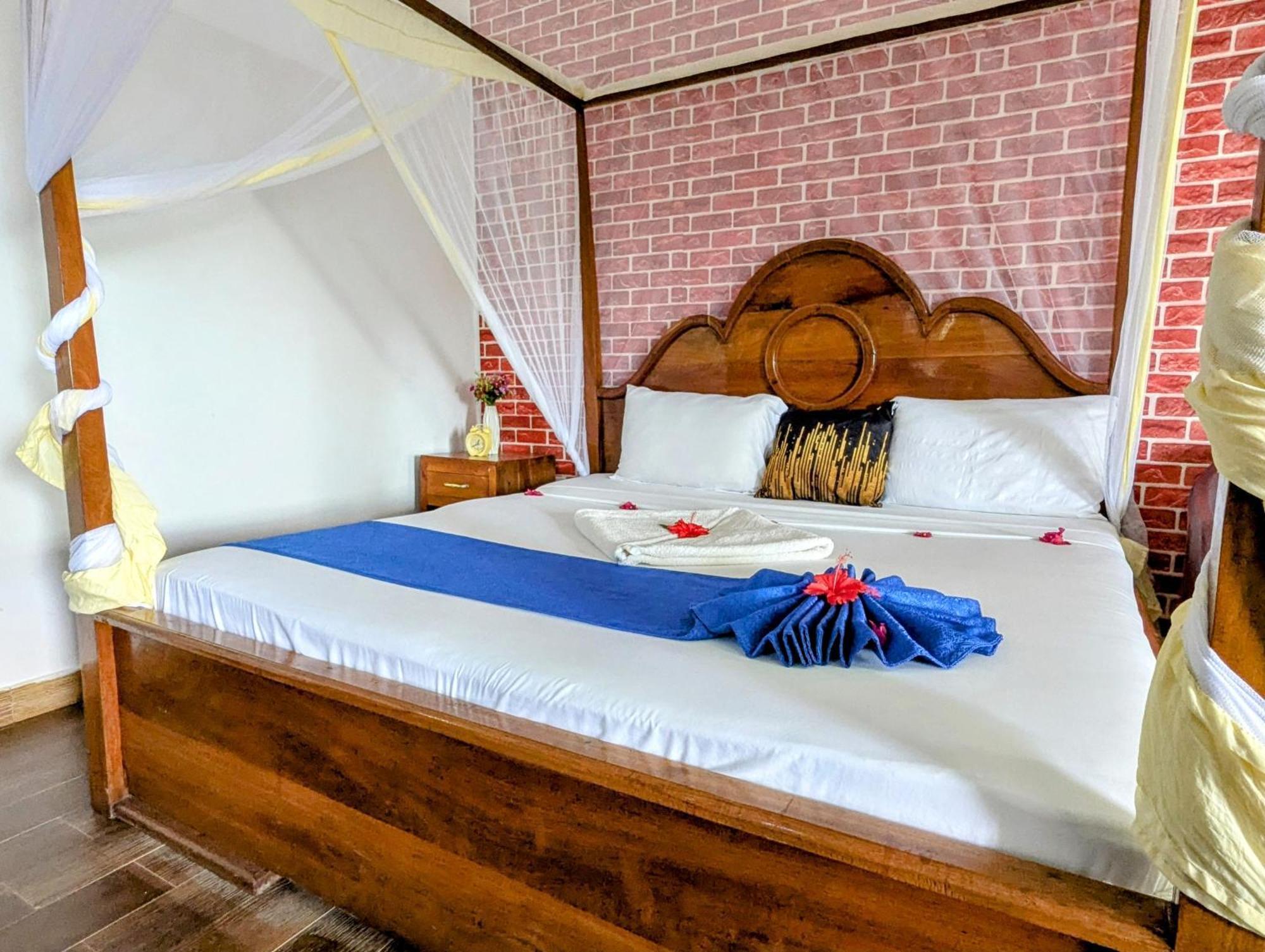 Blue Tides Hotel Nungwi Esterno foto
